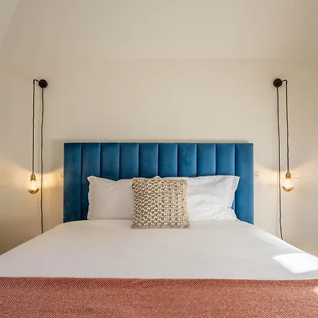 Historical Downtown Retreat Duplex By Lovelystay Apartment Porto