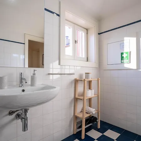 Apartment Historical Downtown Retreat Duplex By Lovelystay *