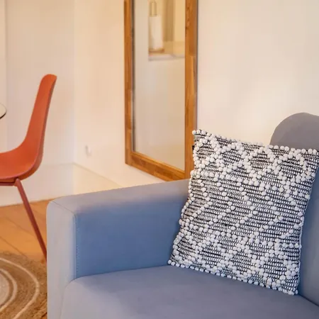 Apartment Historical Downtown Retreat Duplex By Lovelystay *