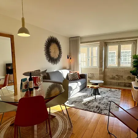 Apartment Historical Downtown Retreat Duplex By Lovelystay *